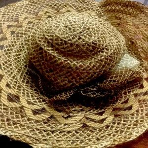 Beige sun protection ladies hat with bow